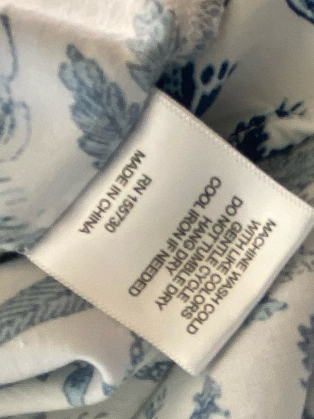 Jane and Delancey Blue and White Printed Women’s Top animal - Picture 10 of 13